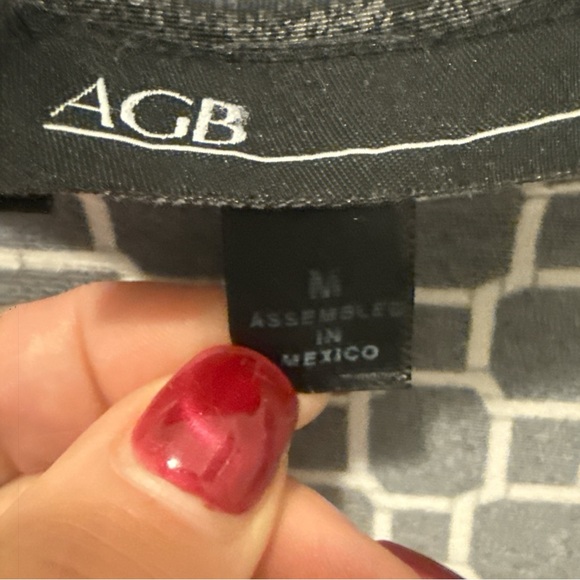 AGB Medium Women’s Short Sleeve Cotton/Poly Dress T-Shirt. Slimming design - Picture 2 of 3